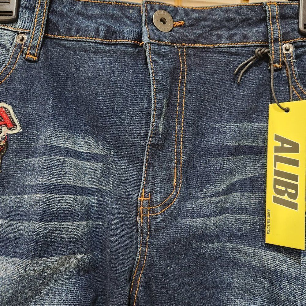 Alibi Womens Mid Rise Distressed Cut Off Shorts Plus Sz 22 NWT - Picture 4 of 9